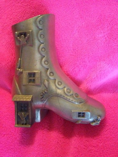 Pewter "Little Ol Lady That Lived In A Shoe"