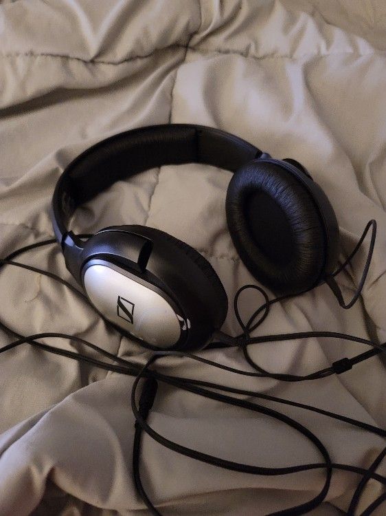Sennheiser HD 201 Headphones