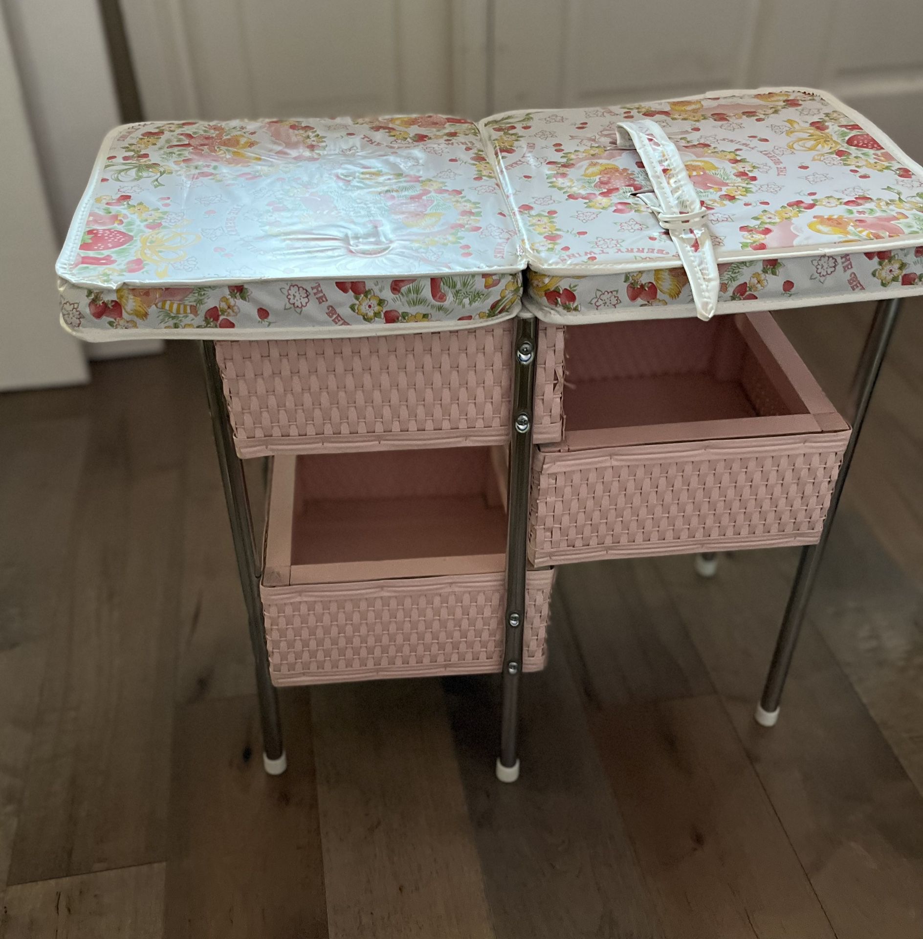 🤩 Antique Strawberry  Shortcake Changing Table Wth Drawers, Vintage , Mid century, MCM, Kids Toy