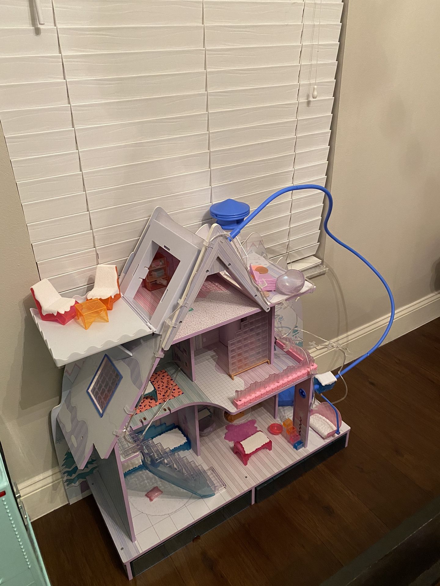 LOL Doll Winter Disco House