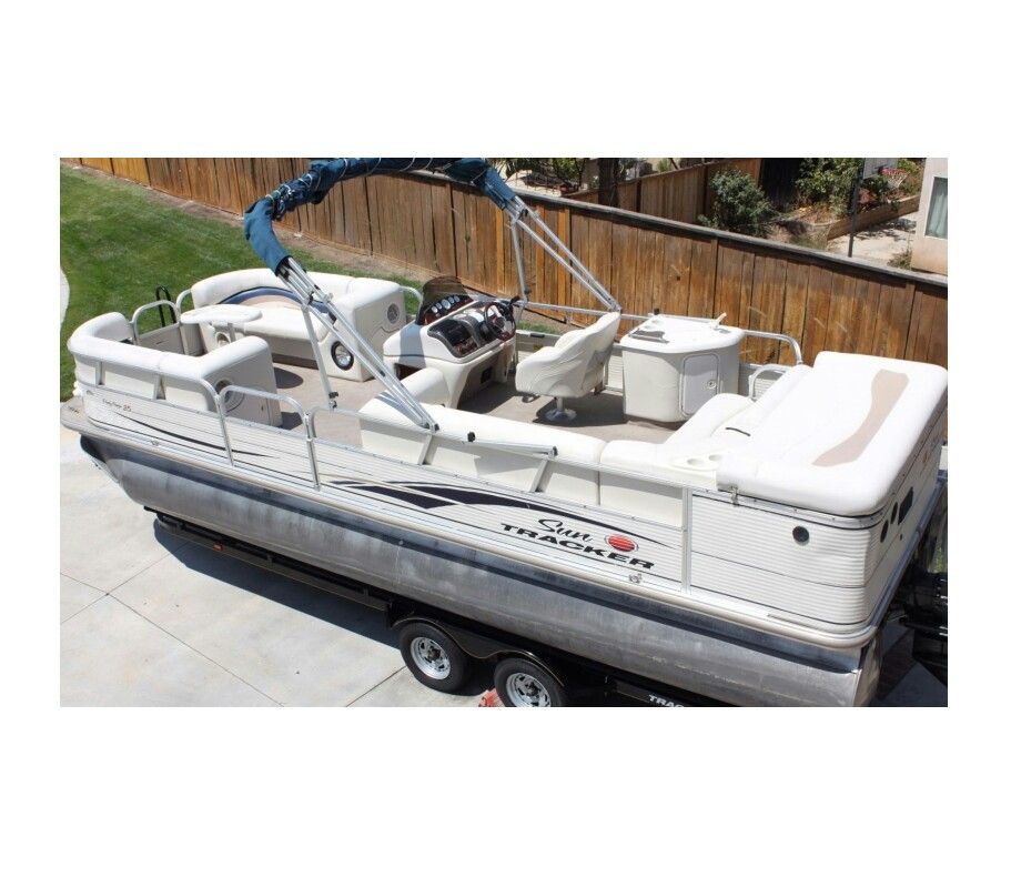 Urgently selling!!O6 Sun Tracker 25 Regency Pontoon Boat