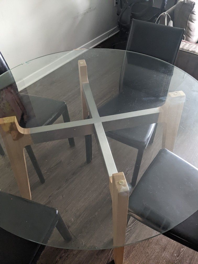 Crate & Barrel Dining Table + 4 Chairs