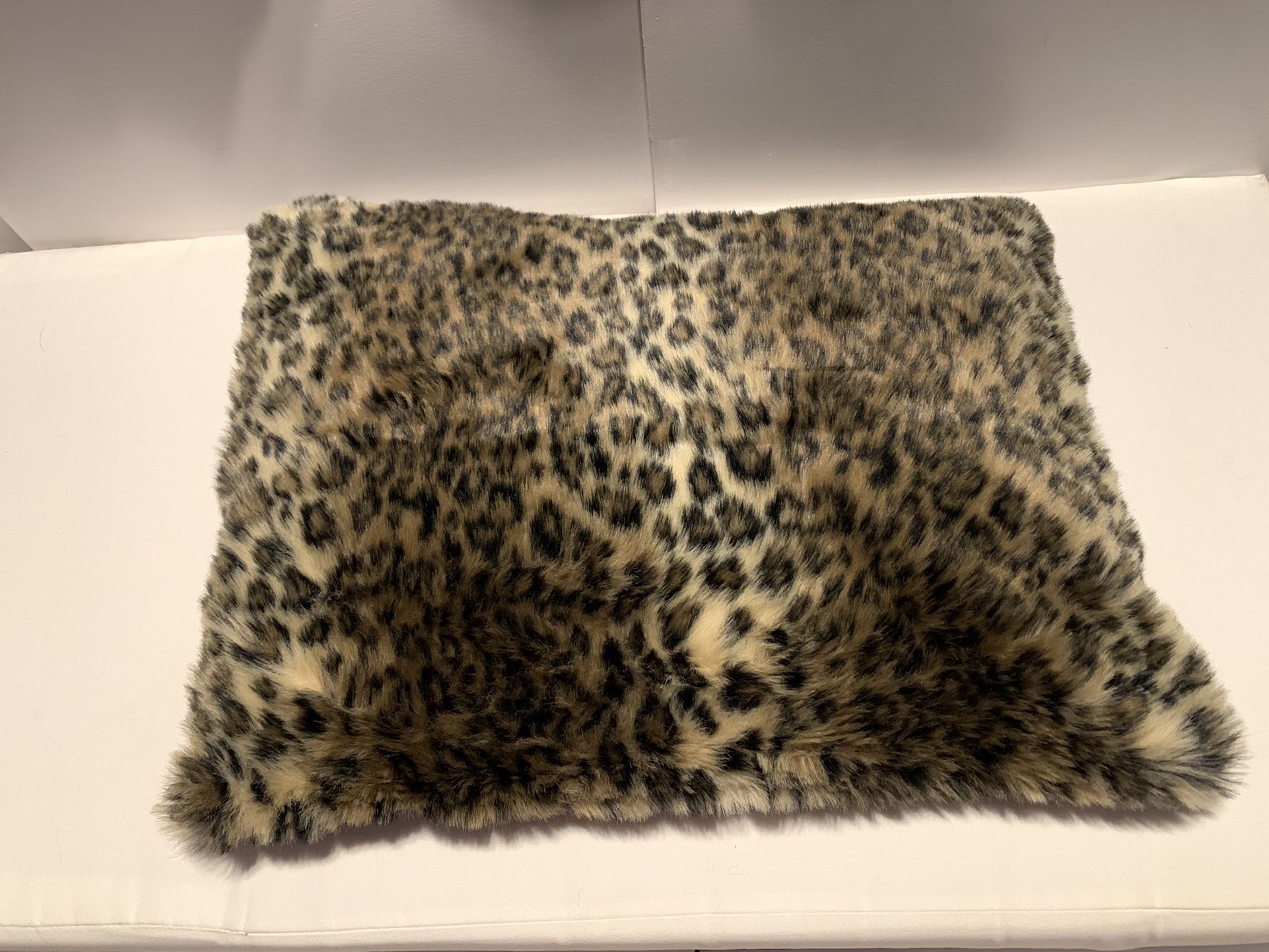 Feaux Leopard Pillow Cover With Pillow 20” X 26” 