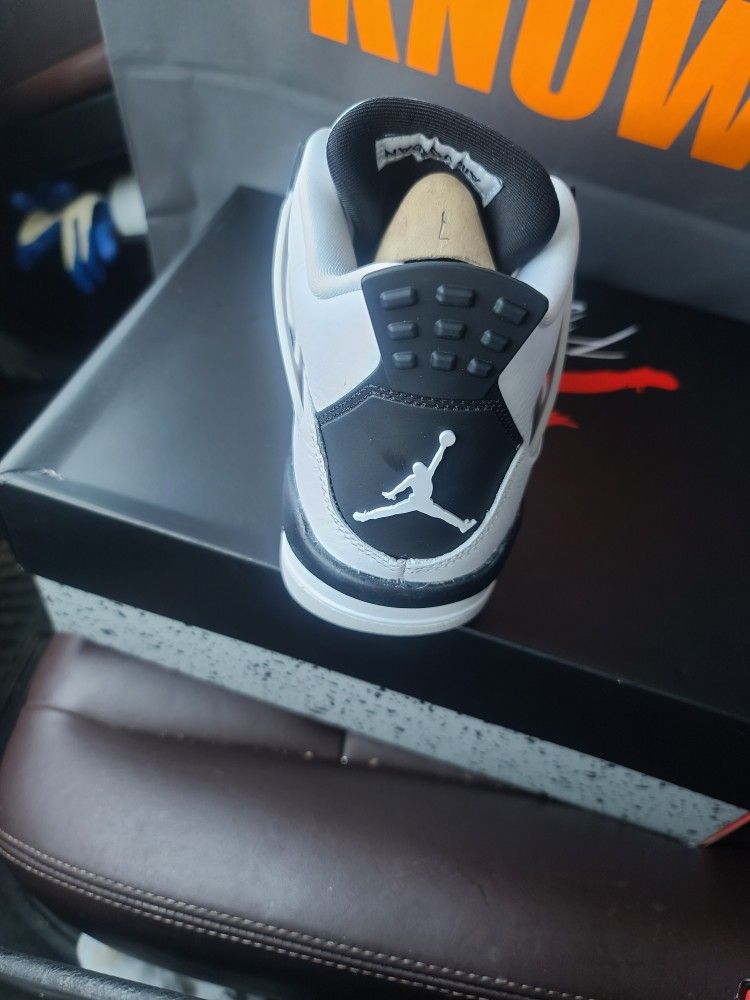 Jordan 4 Military Black Size 7 Y