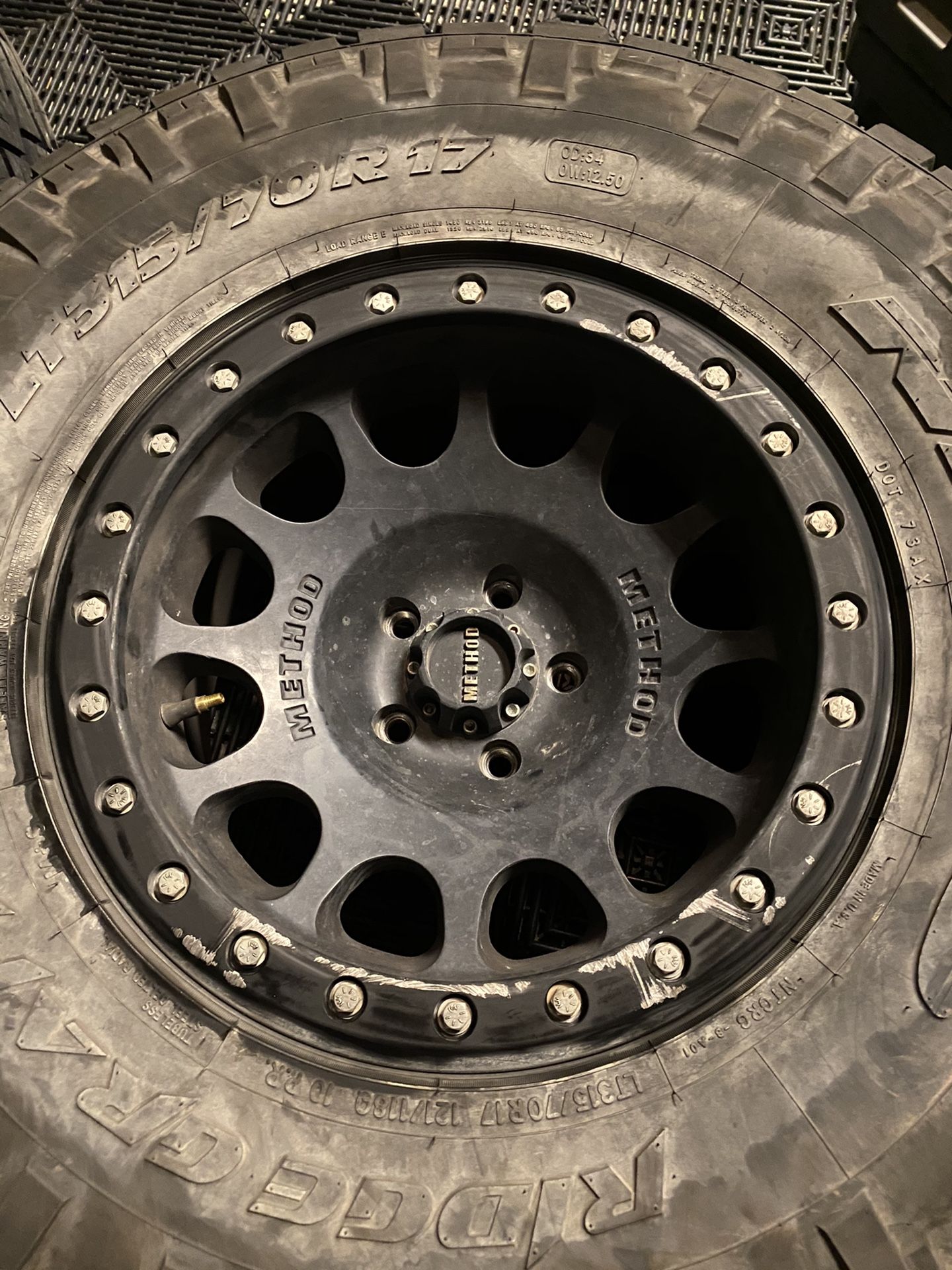 Method 105 Beadlocks 17x9 5x5 with 35” Nitto Ridge Grapplers LT315/70 ...