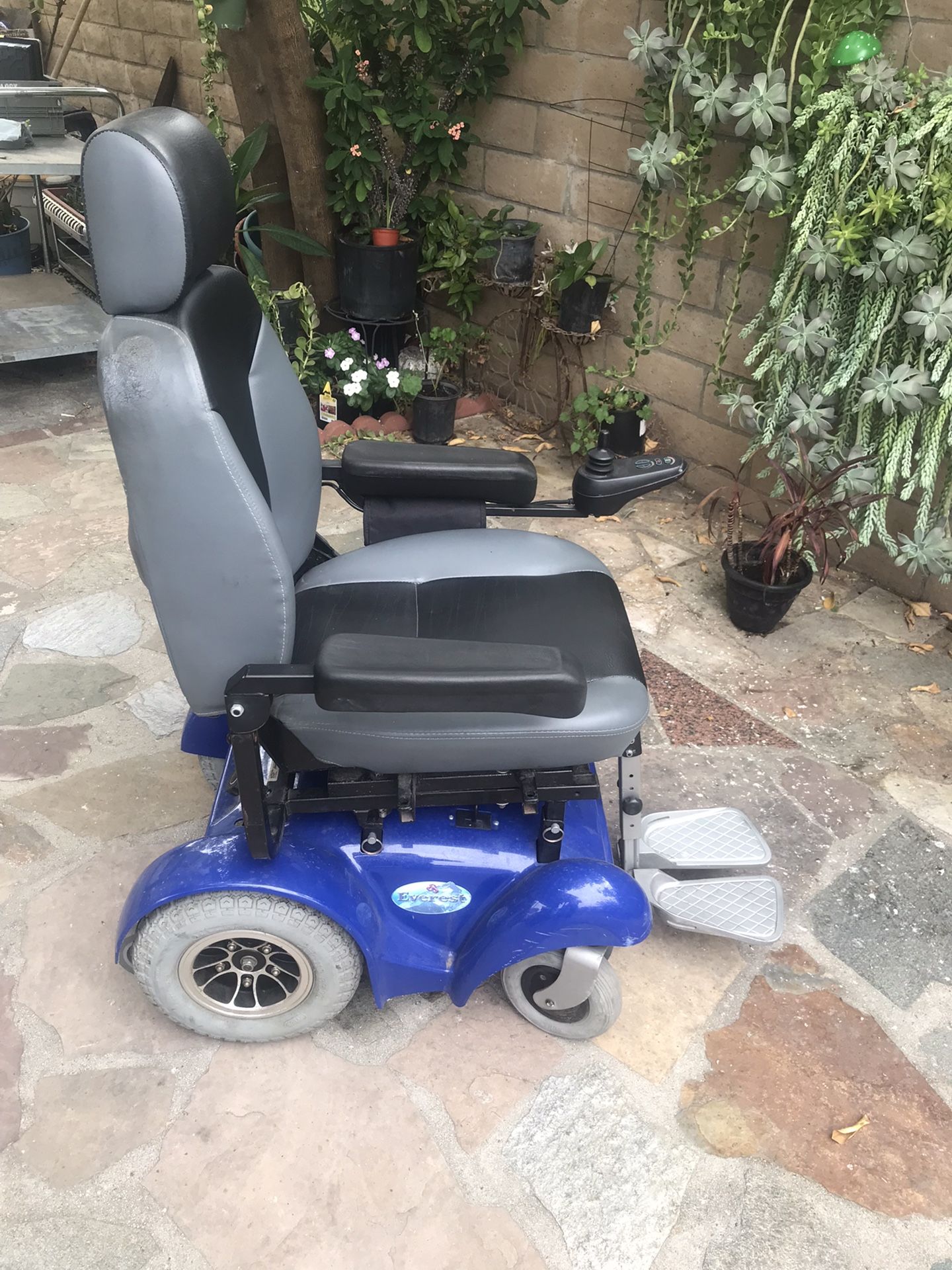 Electric wheelchair Power wheelchair