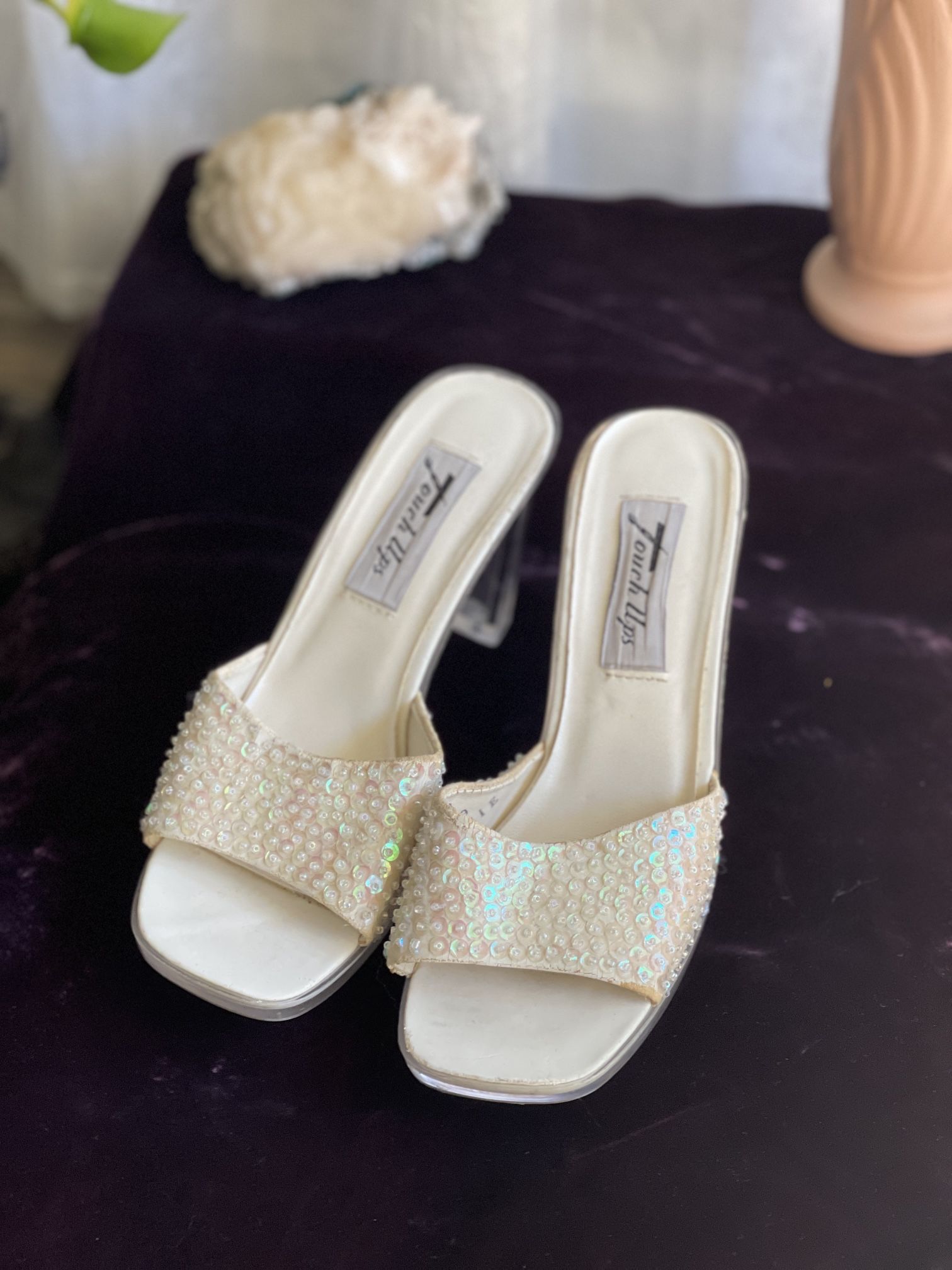 Size 7 1990s Pink Iridescent Sequins Clear Heels