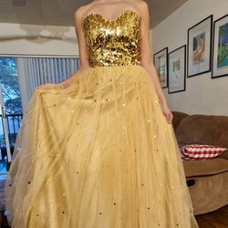 Gorgeous golden party dress Thumbnail