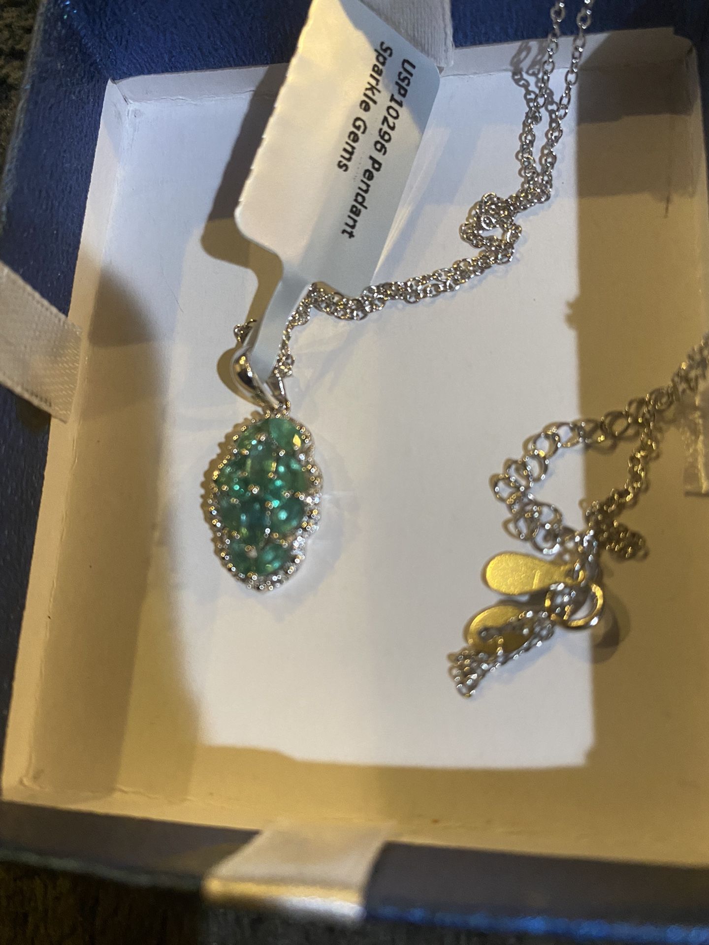 New Genuine AAA Emerald & silver Necklace