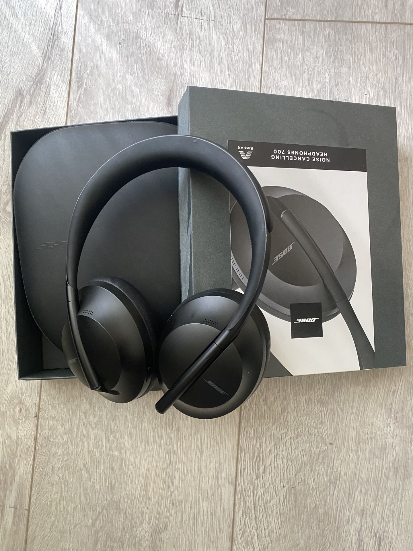Bose Noise Cancelling Headphones 700