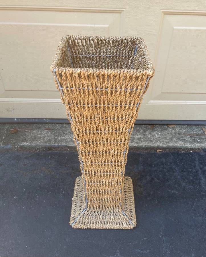 Decorative BoHo Wicker Rattan Floor Standing Flower Vase Planter Pot