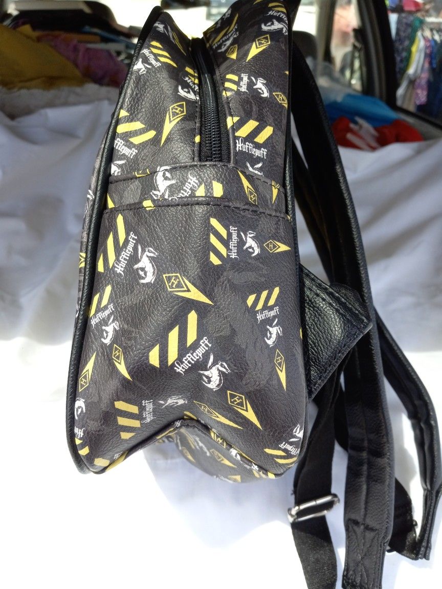 Harry Potter Hufflepuff Back Pack (New)