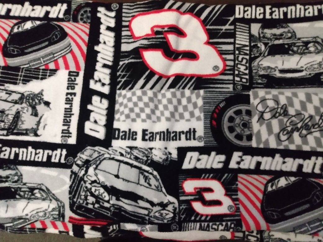 4 1/2' x 5' Dale Earnhardt 3 Soft Lap Throw Blanket
