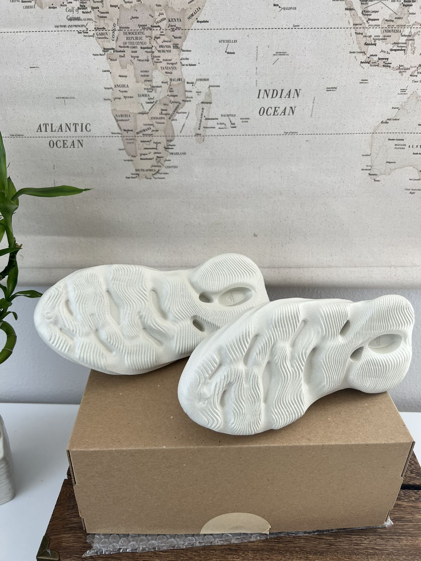 Yeezy Foam Runner Ararat Size 8 - New - Authentic 