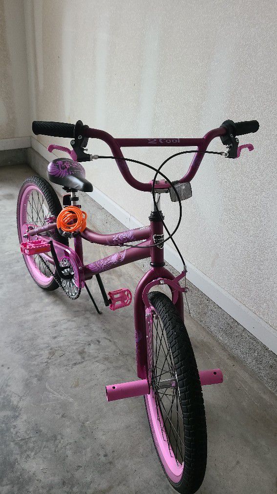 Bicycle Girl (20" wheel)