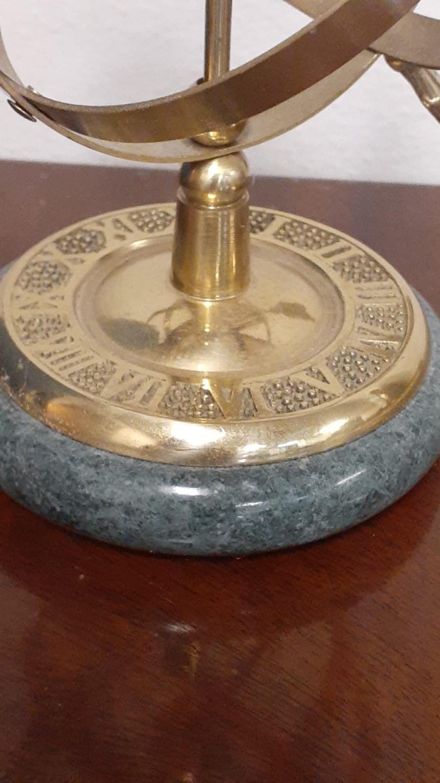 Vintage Lacquered Brass Green Marble Base Armillary Sphere W/Roman Numerals Taiwan
7" high - 5" wide
(#8- Lot# 113331)