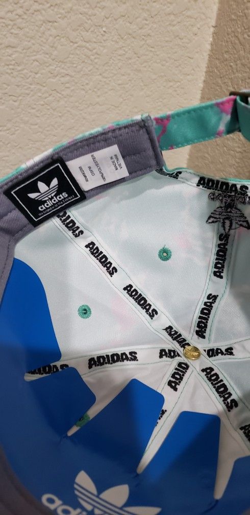 Adidas Strap-Back Originals Icon Pre-Curve Hat