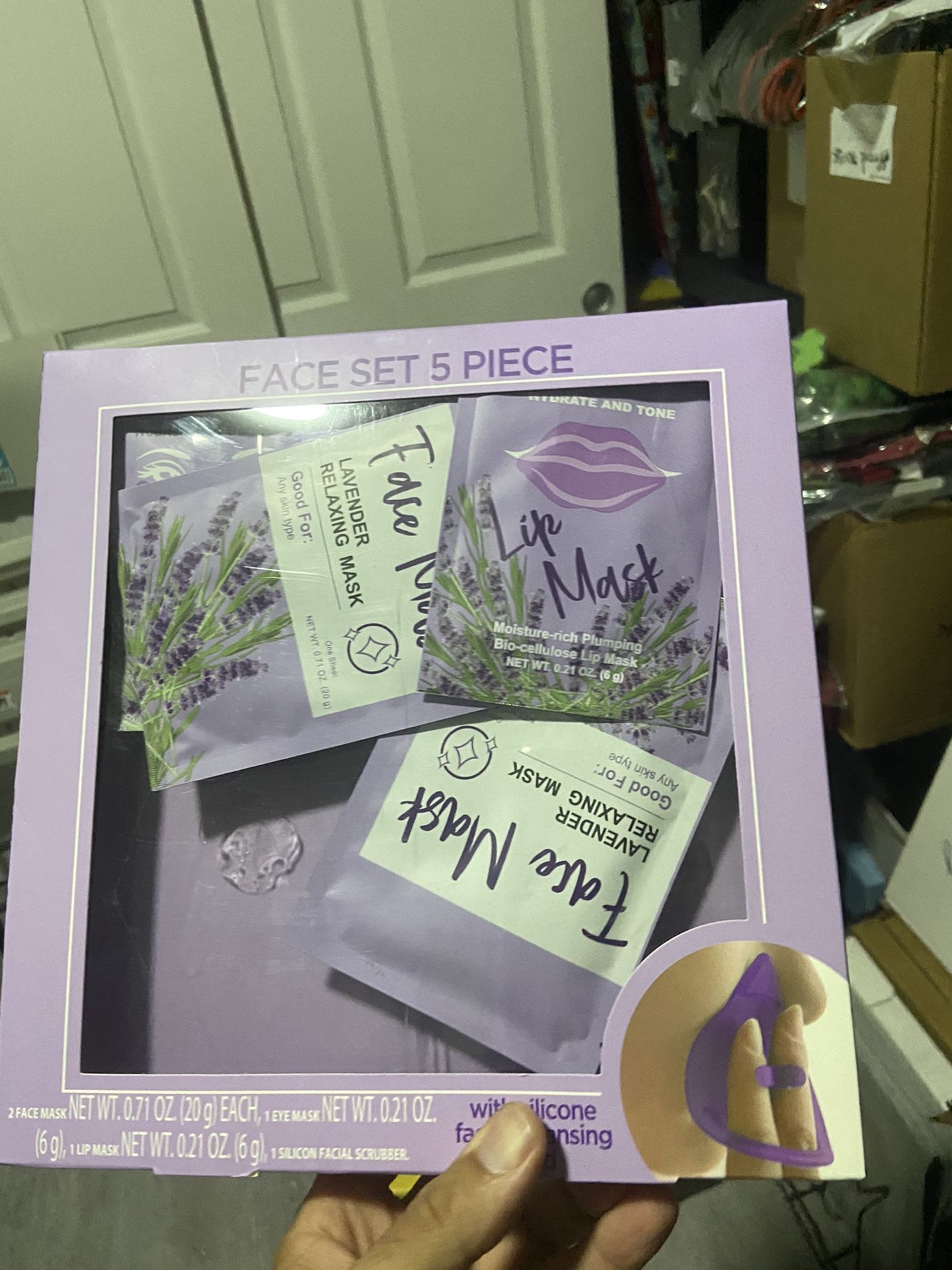 Pack of 5 woman's face masks 10% first day posted