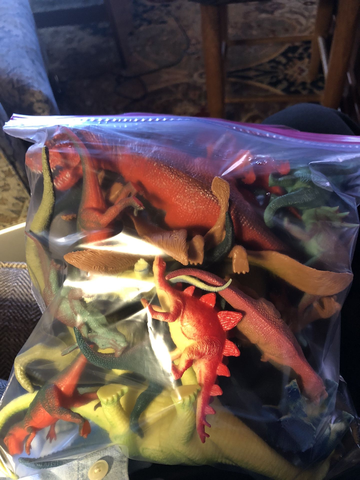 34 Plastic Dinosaurs