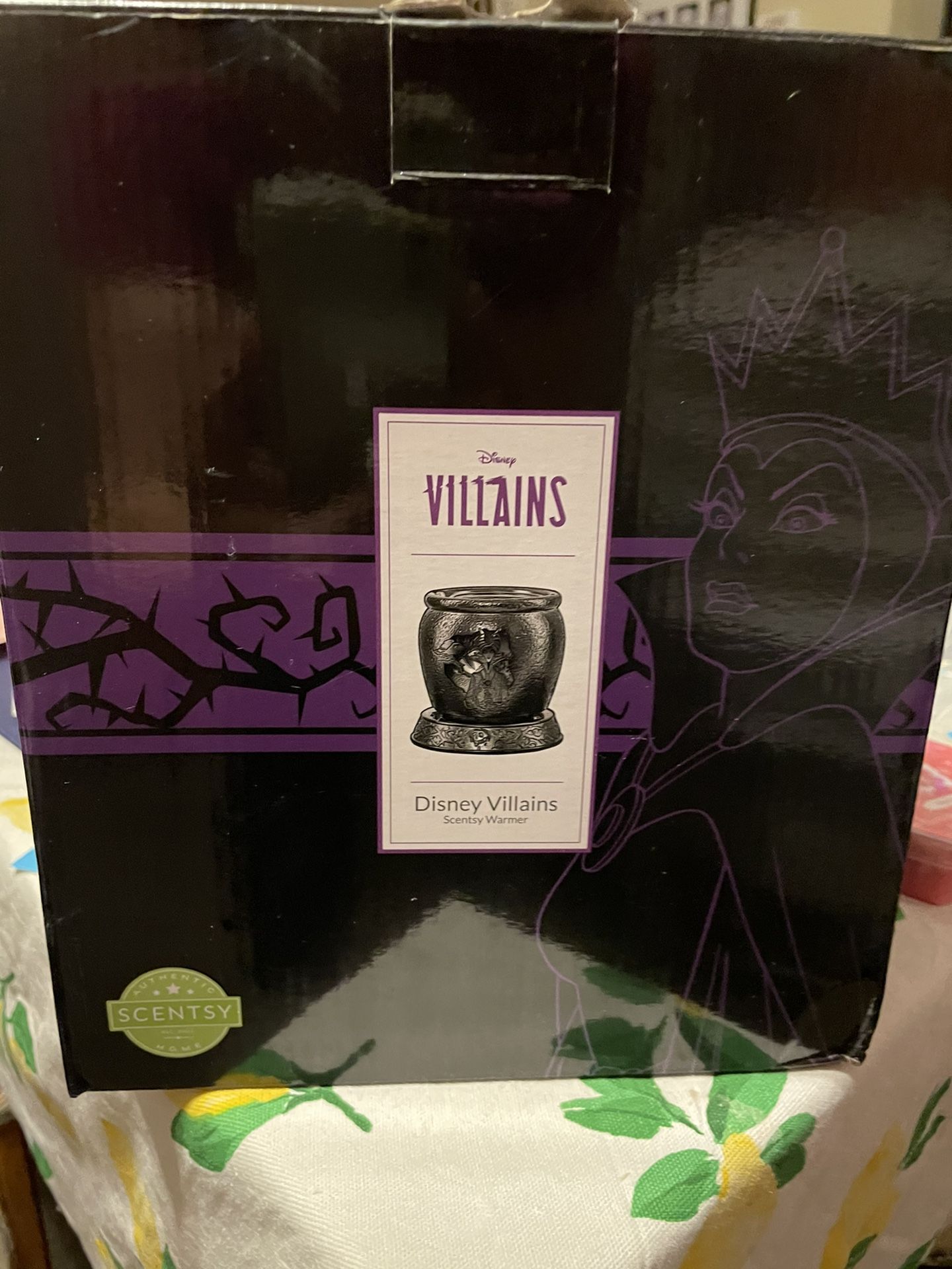 Scentsy Villians Warmer And 2 Wax Bars