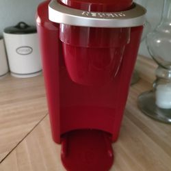 Red Keurig K-Compact Single-Serve Keurig Coffee Maker

 Thumbnail