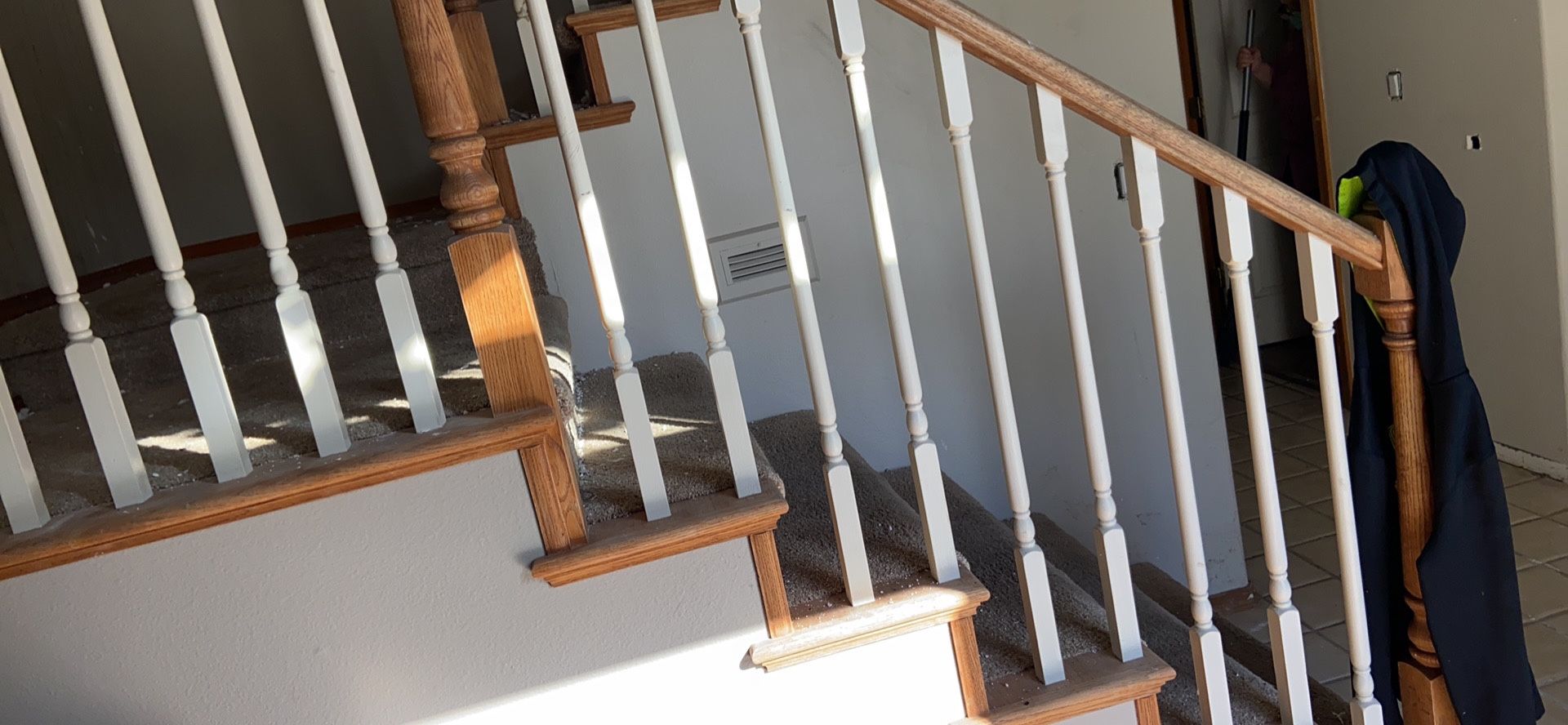 House banister Smells from housefire no damage