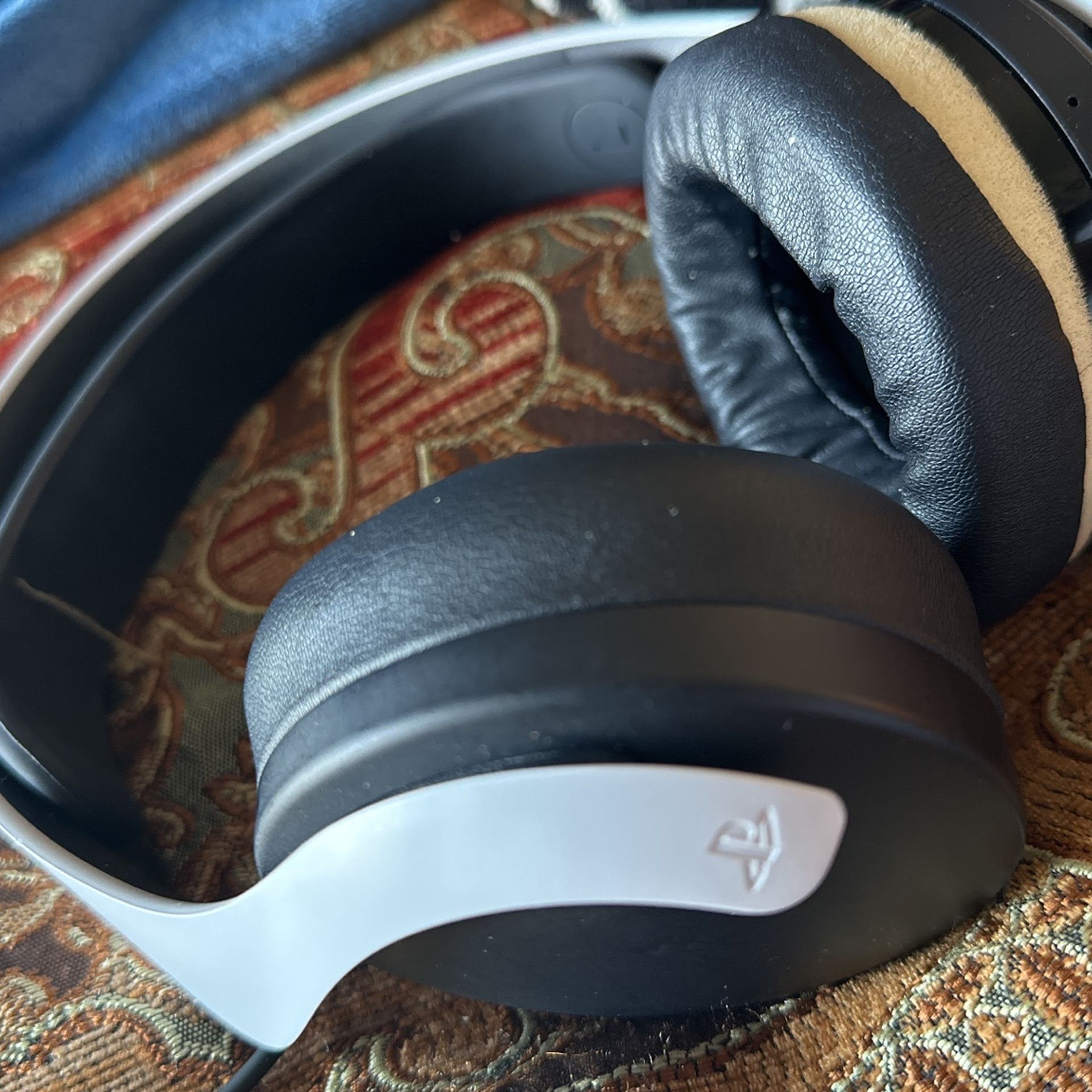 PlayStation 4/5 Headset 3D Audio w/ USB-C Cable