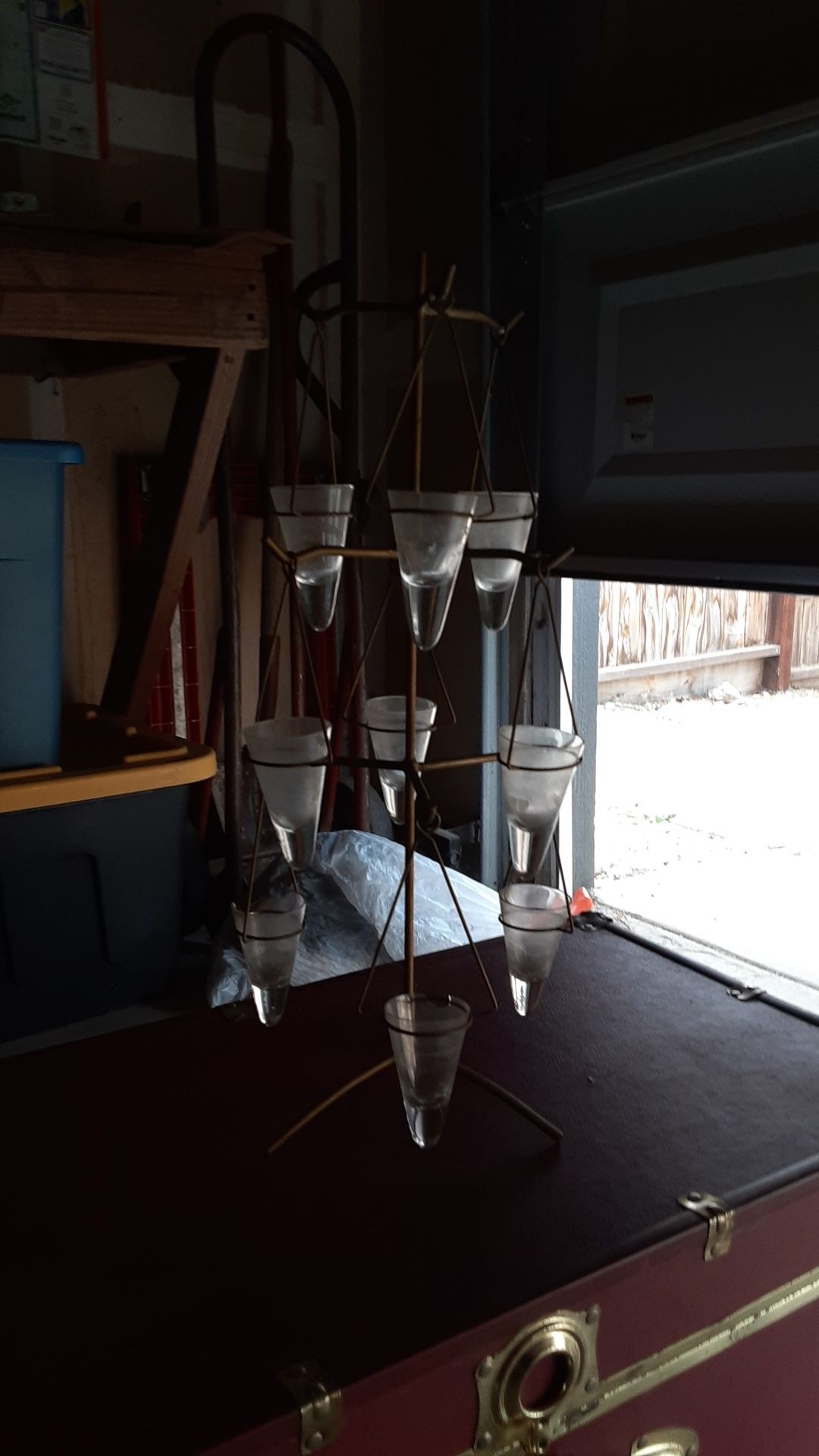 Candle holder with glass tealight