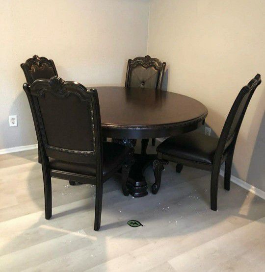 🪶💲39 Down Payment. IN STOCK Kiera Brown Formal Round Dining Set