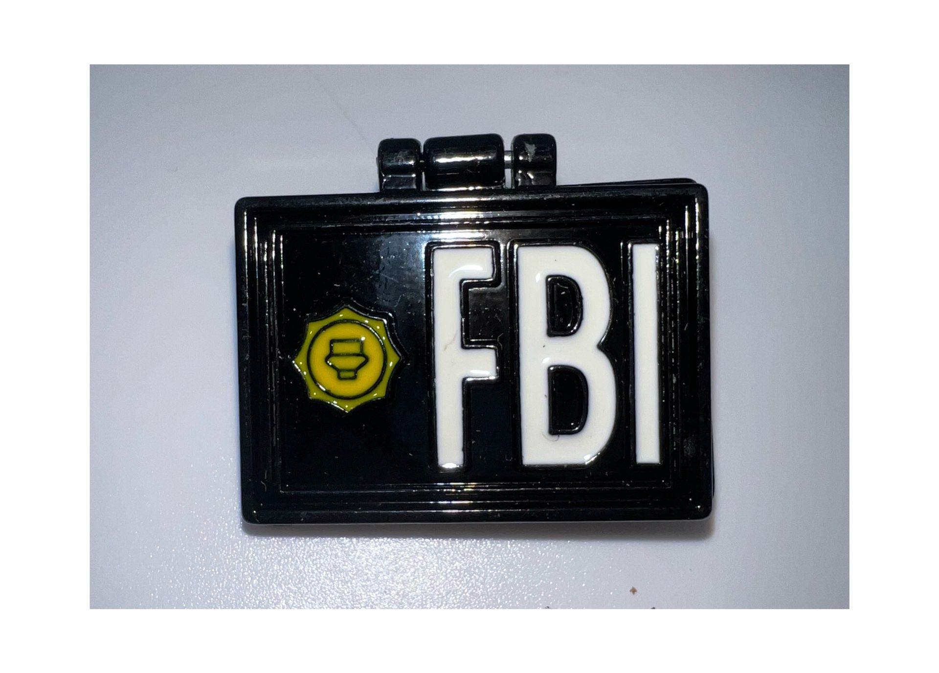 FBI The X files Simpson Funny Pin Brooch New