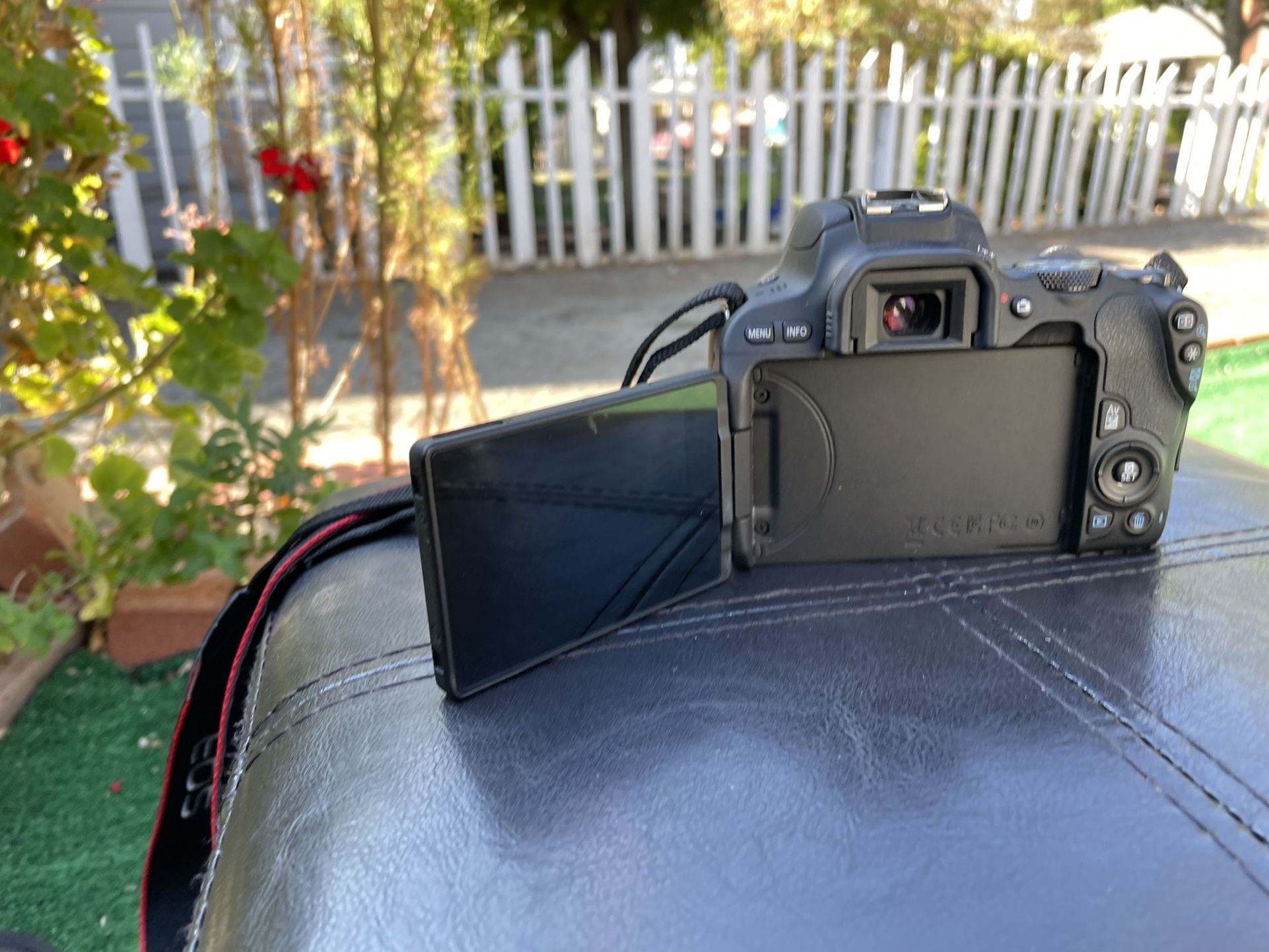 Canon EOS Rebel SL2 DSLR Camera with EF-S 18-55mm IS STM Lens in Black