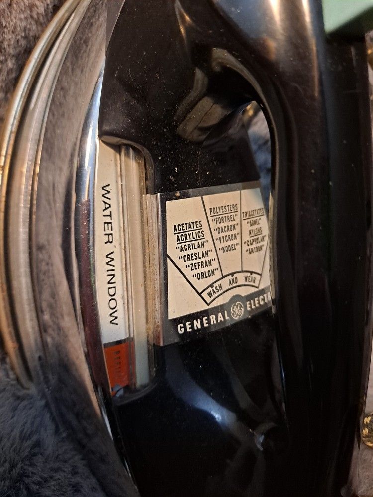 Vintage 1960's General Electric Steam Iron, Works Like New