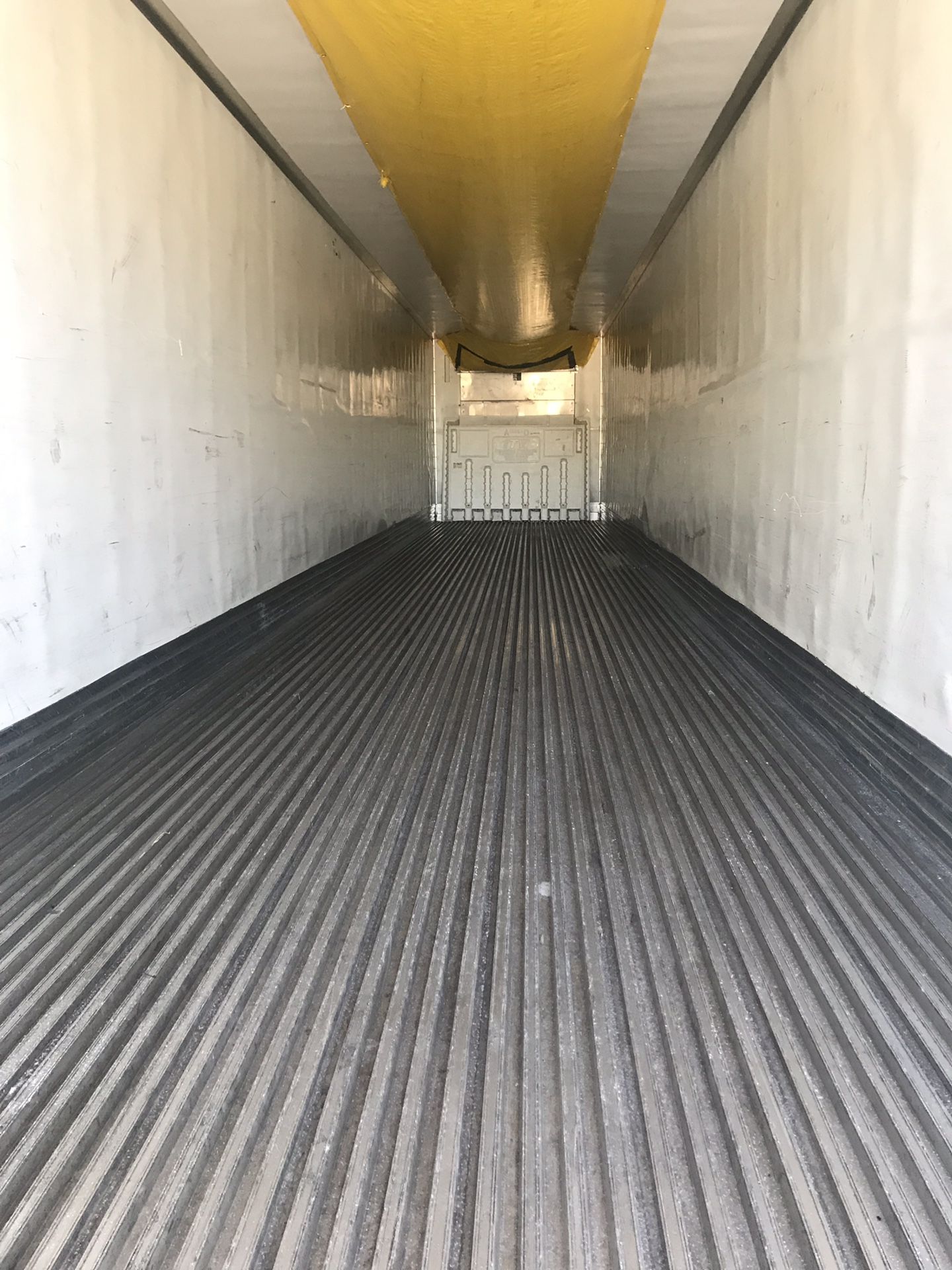 2011 UTILITY WITH CARRIER 2100A GREAT CONDITION