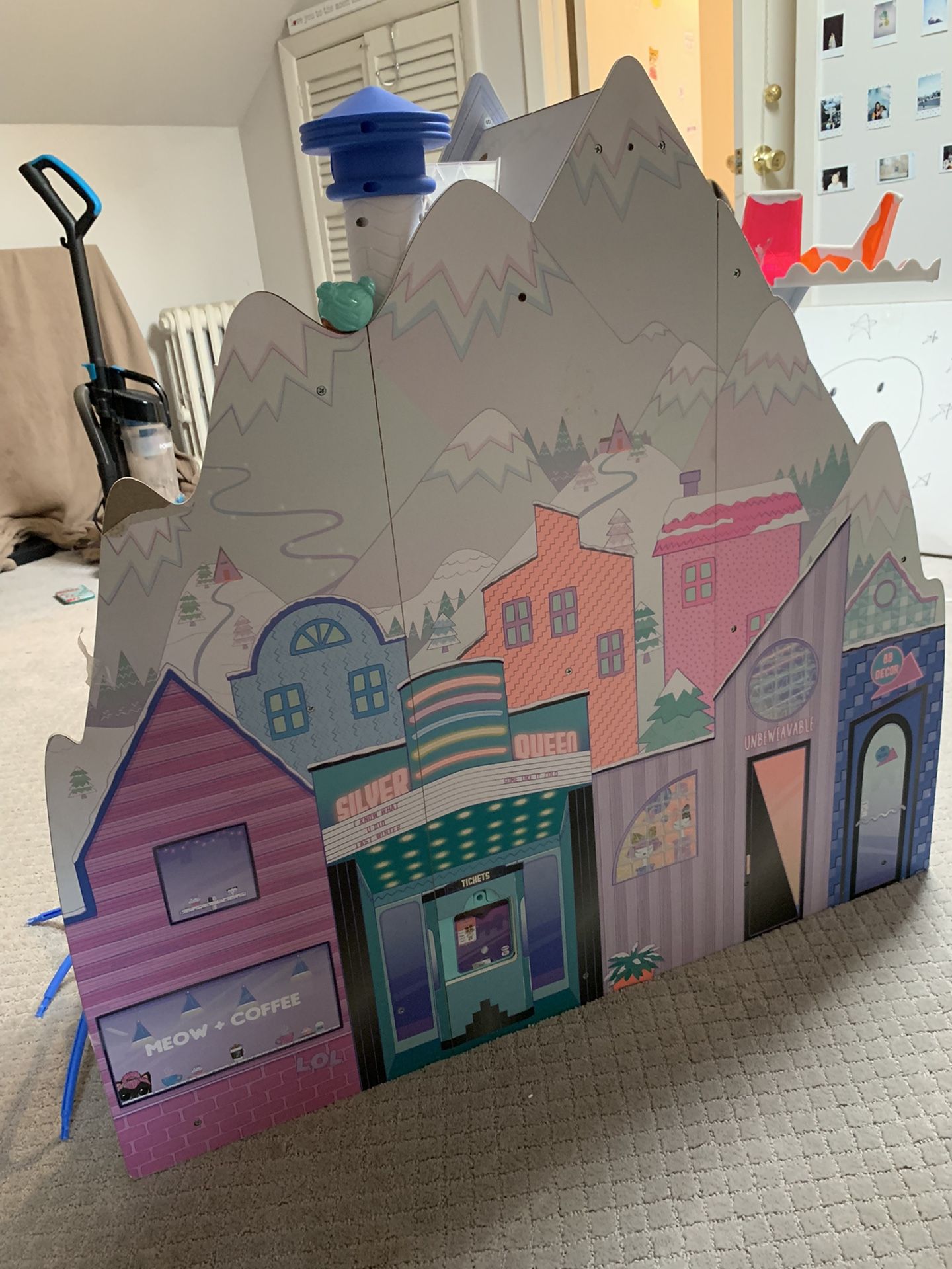LOL 2-1 Glamper And Winter Cabin Doll House With Over 20 Dolls And tons Of Accessories