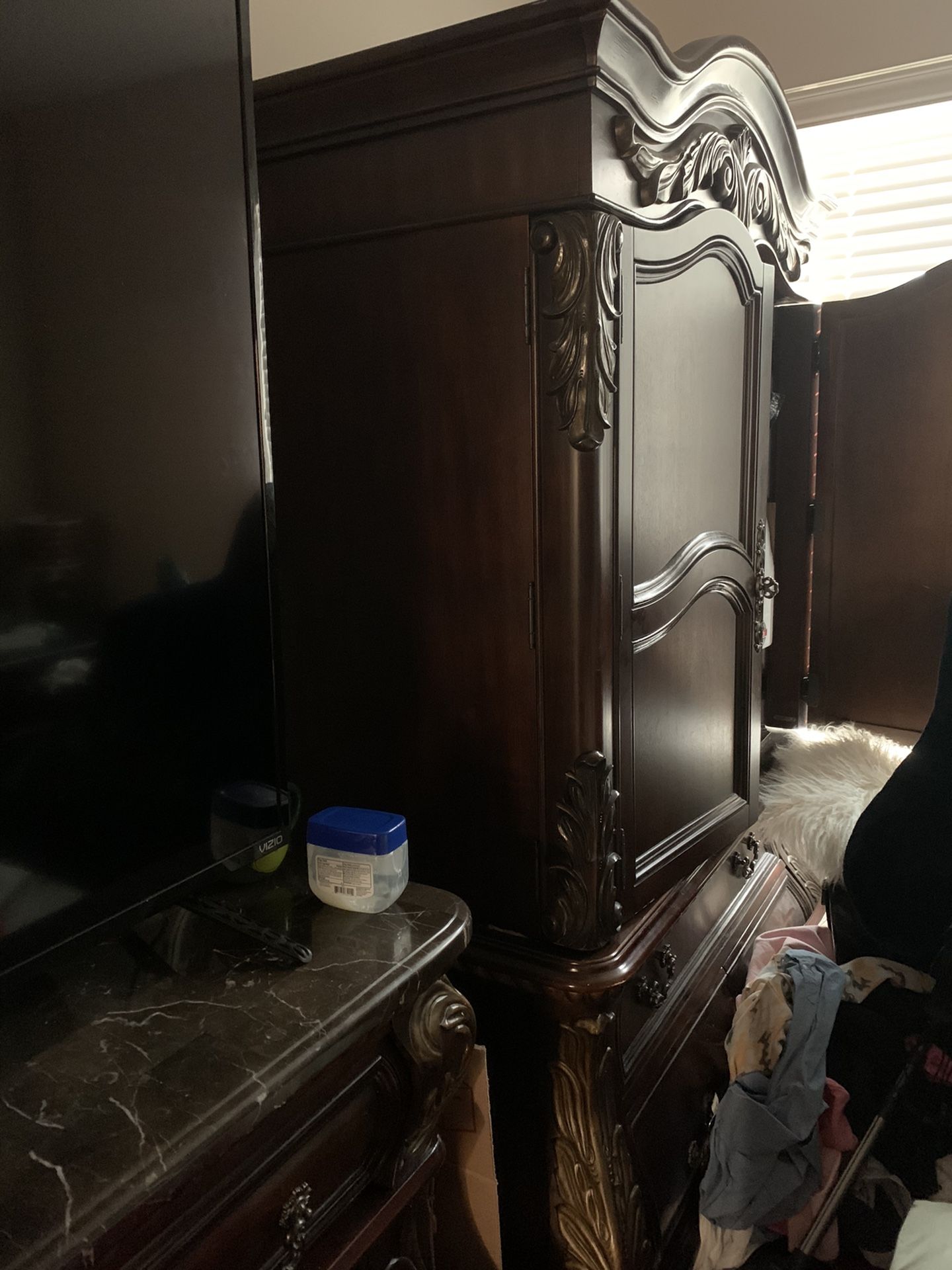 Complete Bedroom Set Armore 2 Side Tables 1 Dresser With Mirror And Bed Frame
