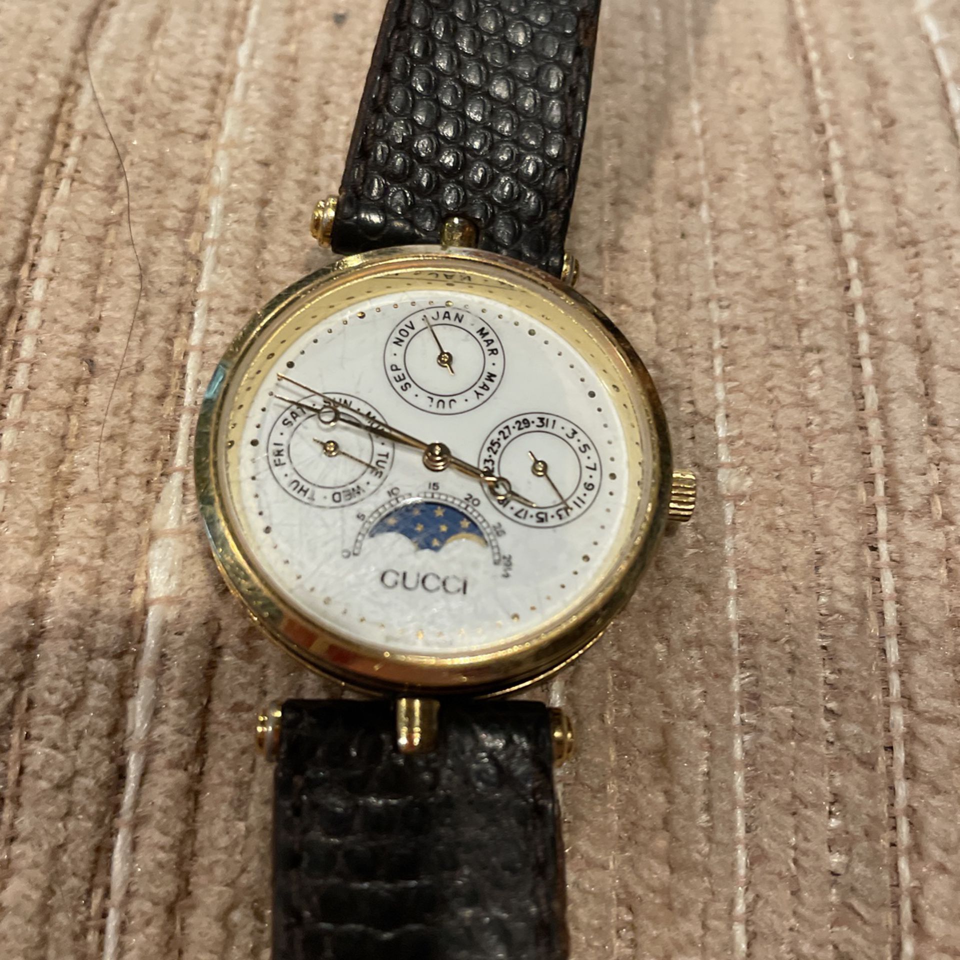 Rare Vintage 2001M Moonphase Gucci Watch 