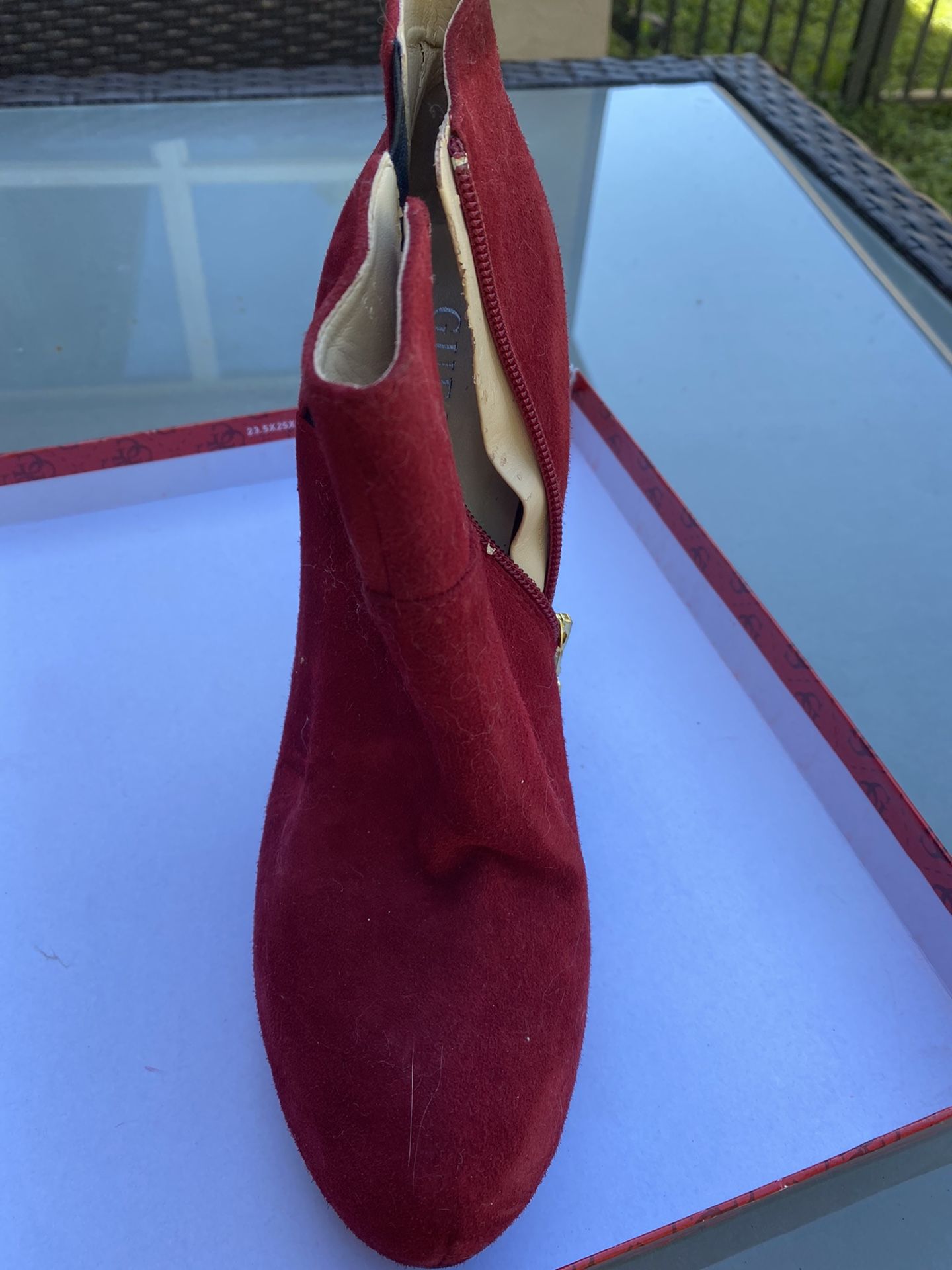 GUESS BOOTS Size 9.5 M Red Suede