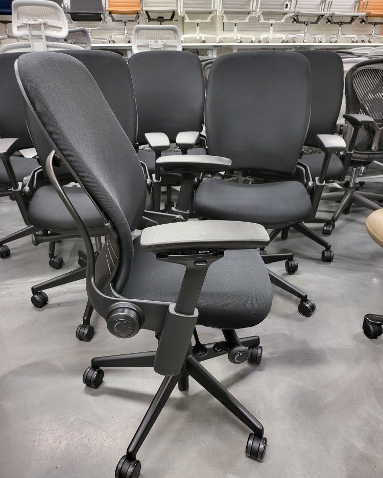 RATED #1 CHAIR STEELCASE LEAP V2 FULLY ADJUSTABLE 4D ARMS & LUMBAR SUPPORT REAR TILT LOCK TILT TENSION SEAT DEPTH ADJUSTMENTS MANY AVAILABLE!