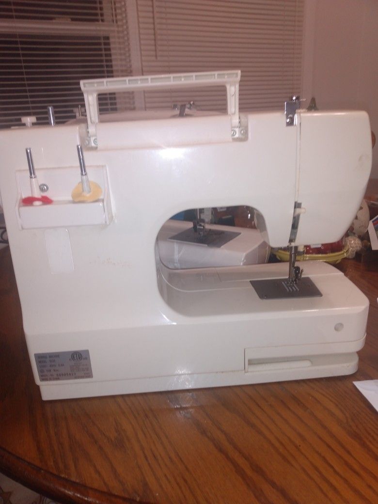 Ero Pro Sewing Assistant Computerized Embroidery Machine