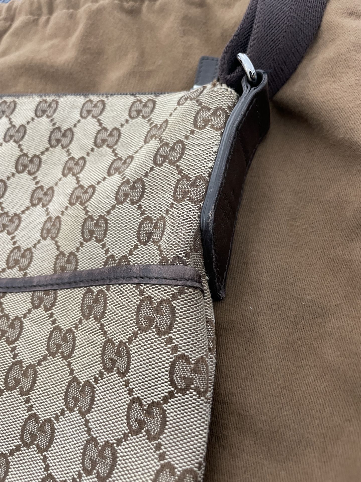 Gucci Messenger Bag Authentic