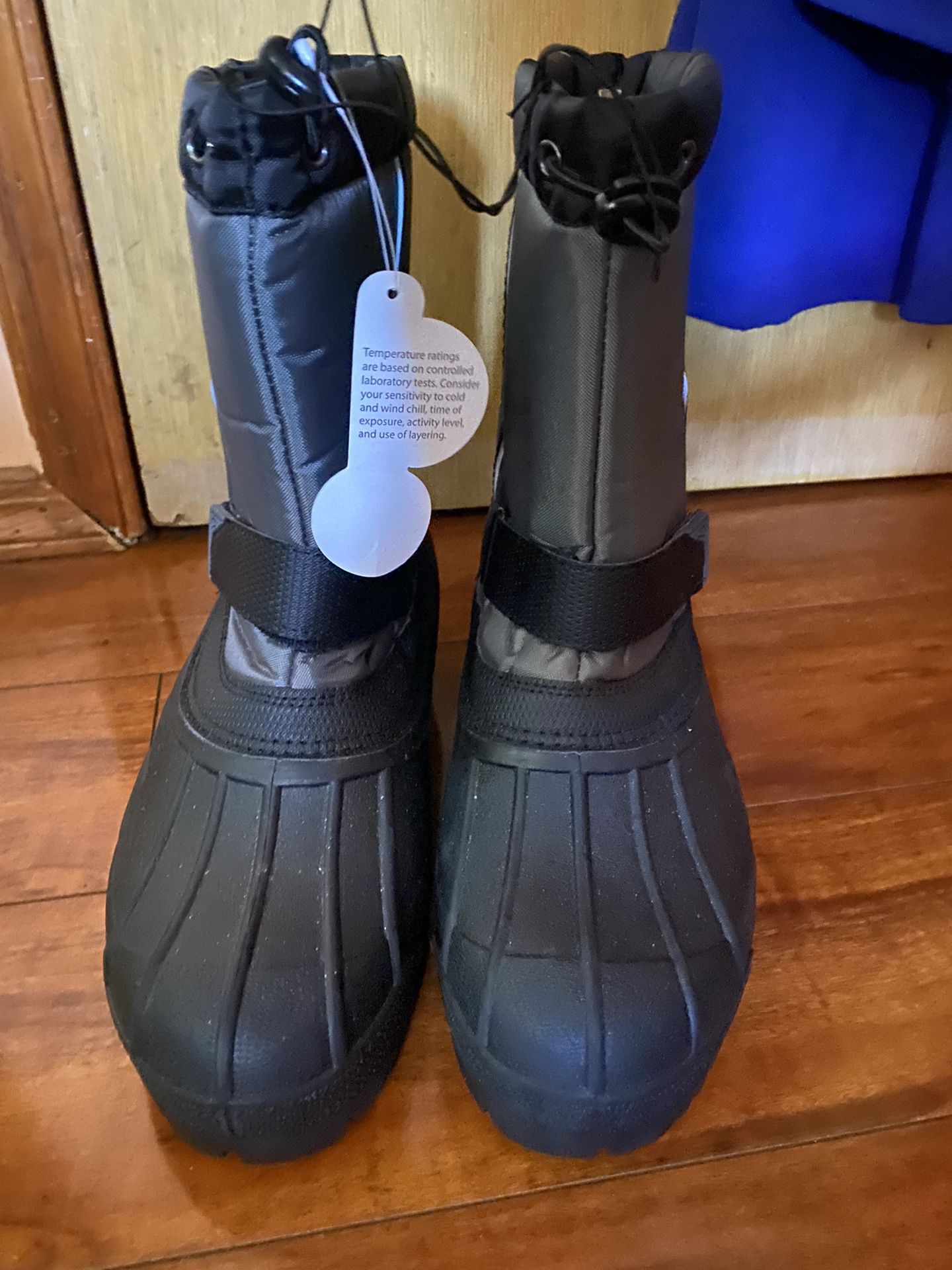 Amazing Snow Boots Size 9 New 