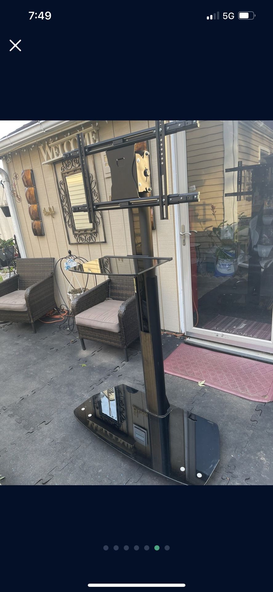 Tv With Stand Has Weels To Move Could Fit Big And Small Tv Great Condition