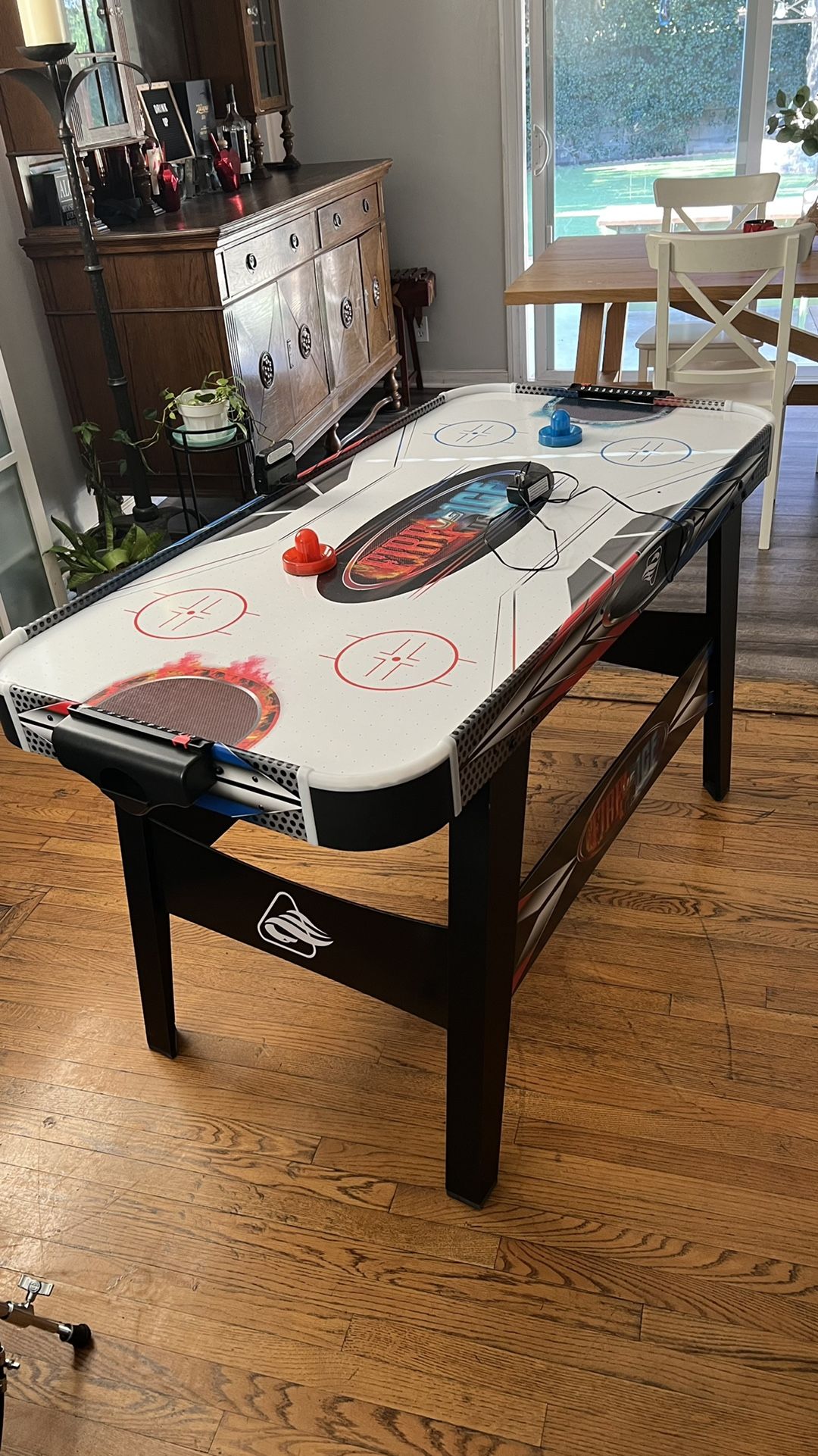 Air Hockey Table