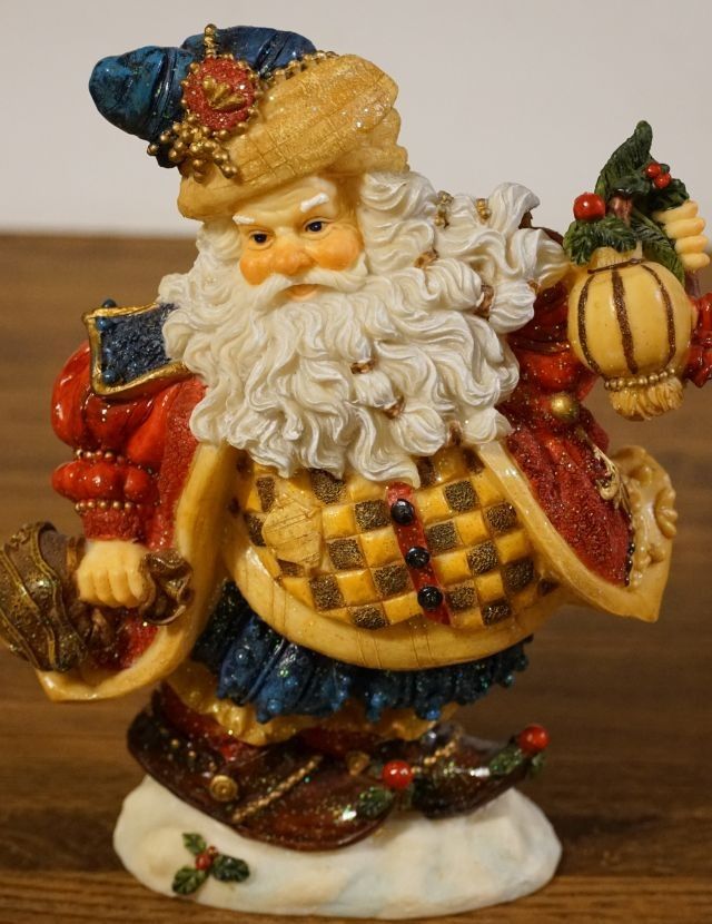 Santa Bearing Gifts Statue