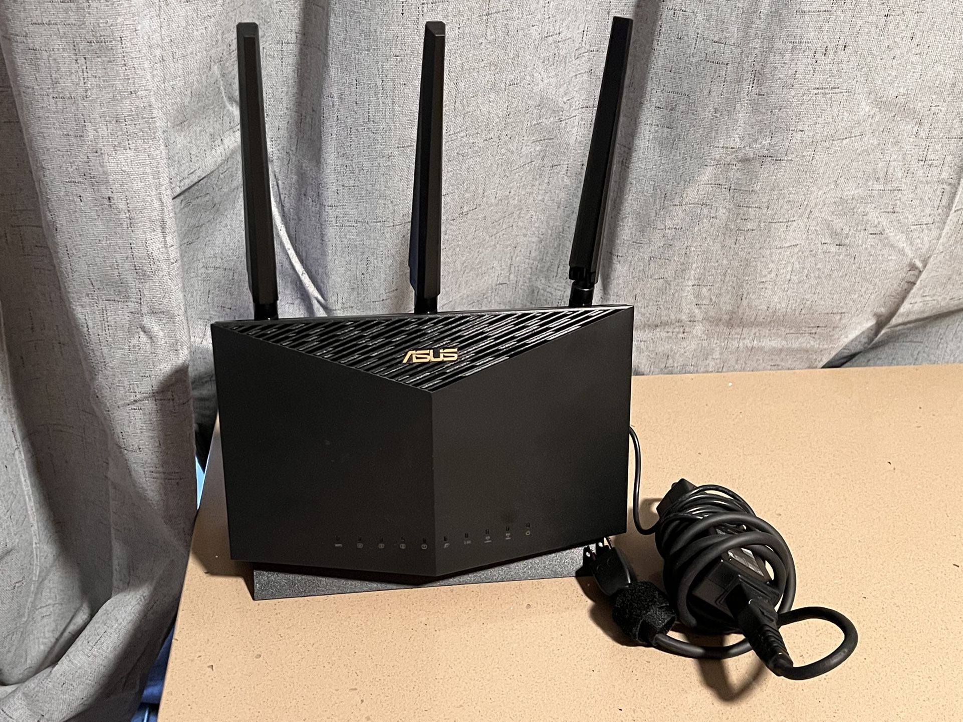 ASUS AX5700 WiFi 6 Gaming Router (RT-AX86U