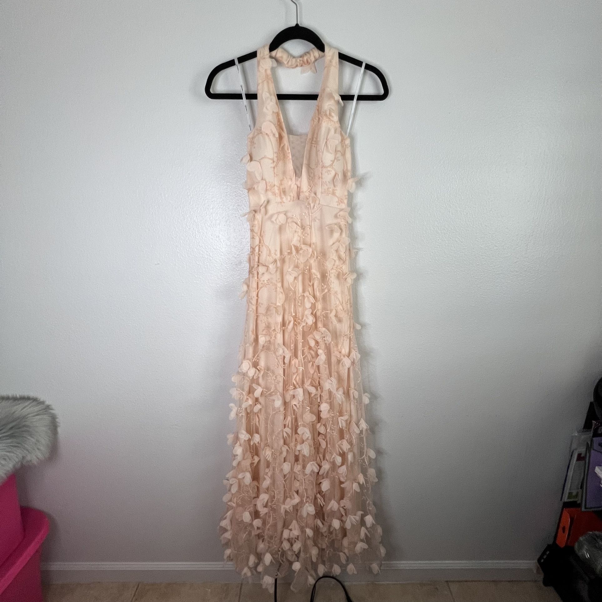 EUC Speechless Blush Pink Halter Applique Maxi Prom Gown sz 1