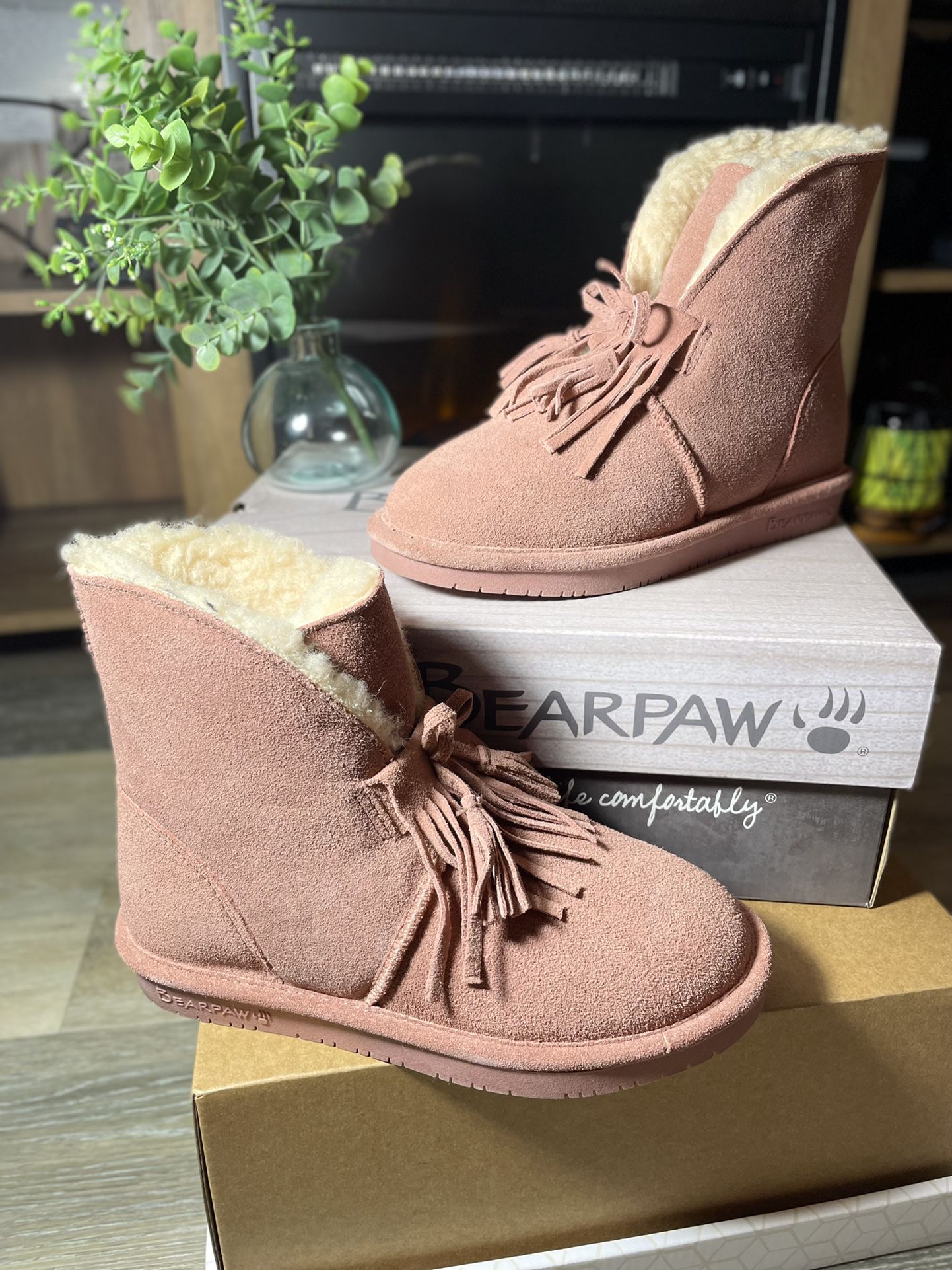 Bearpaw Christie Boot Size 5