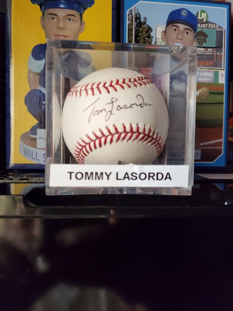 TOMMY LASORDA AUTOGRAPH BASEBALL JSA CERTIFICATION IN BLACK INK PICK UP ONLY PRICE IS FIRM