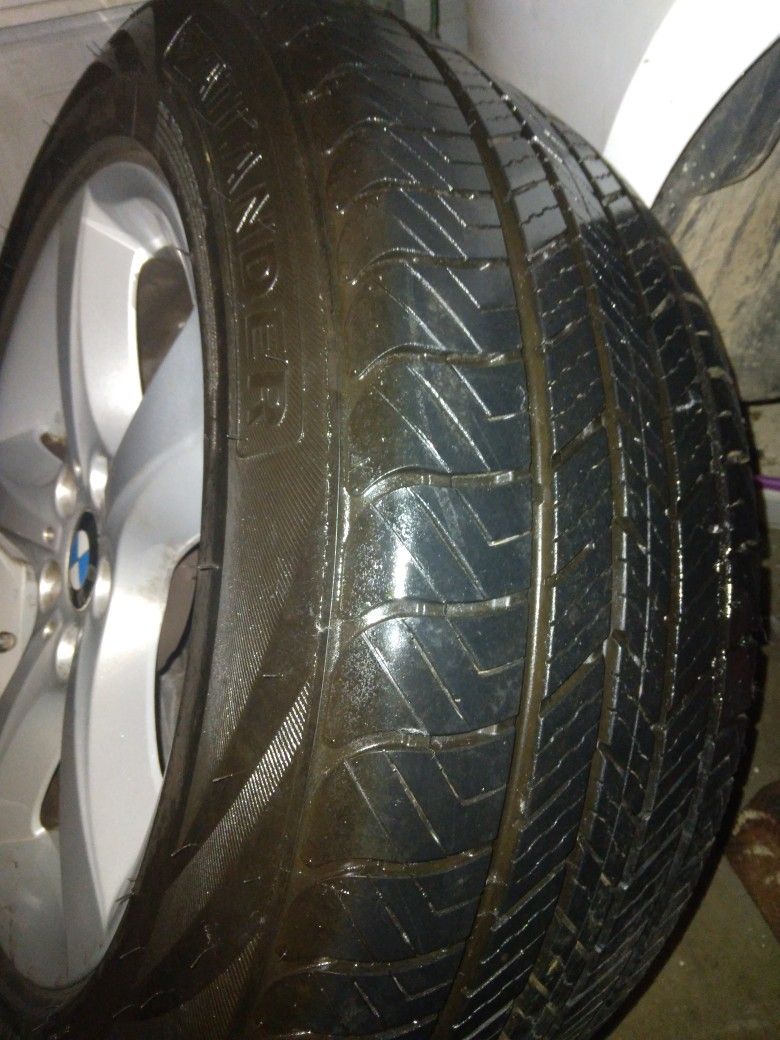 For Sale. Stocks/run flat 255/55ZR18 109w