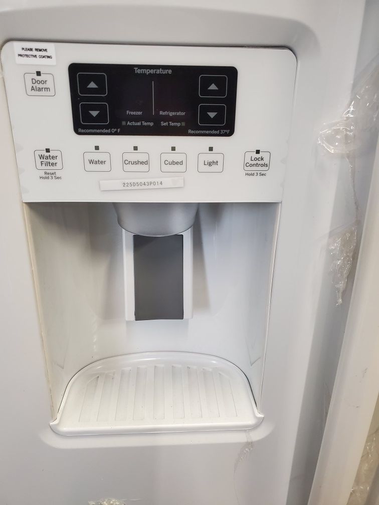New Warranty GE side by side White Refrigerator gzs22dgjww for Sale in St. Petersburg, FL OfferUp